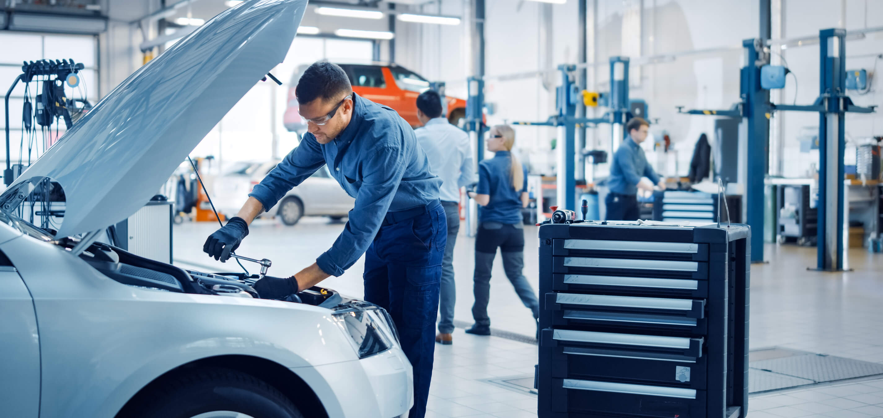 Yetkili Servis mi, Özel Servis mi? Cevap Pendik’te Güneri Motors’ta Gizli